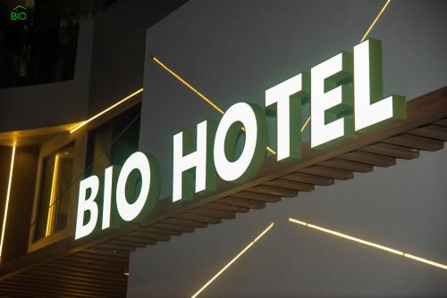 bio_hotel_entrance
